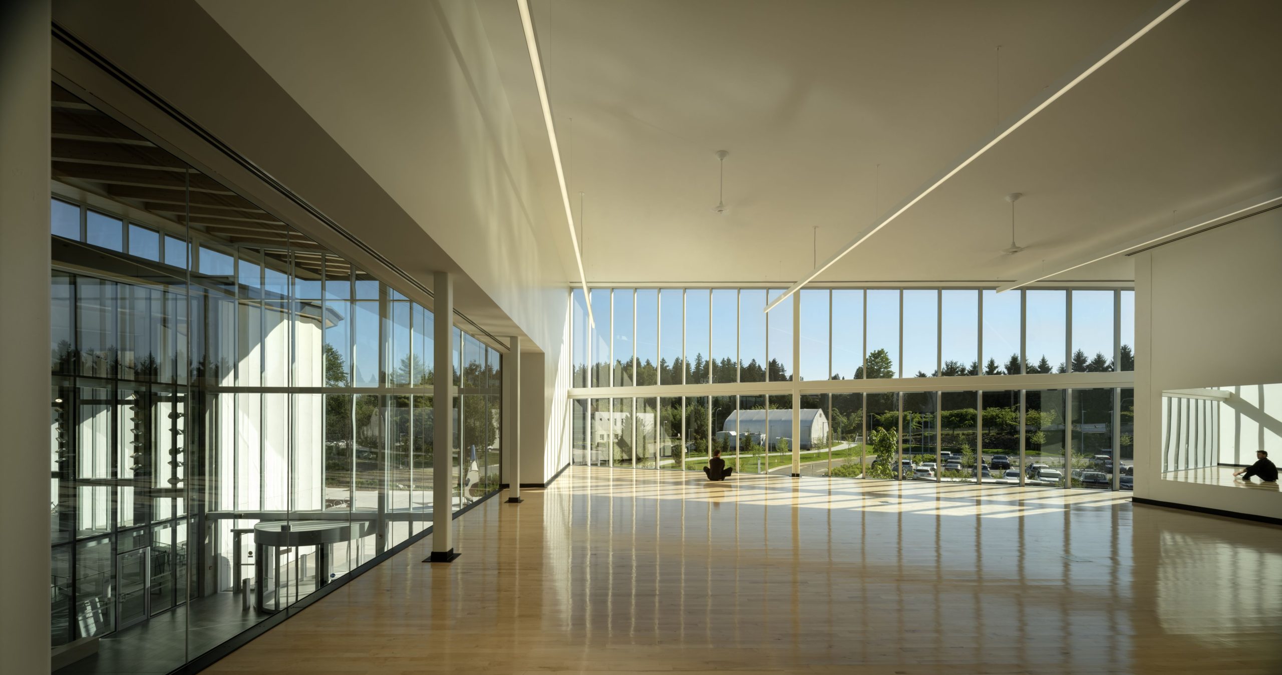 təməsew̓txʷ Aquatic and Community Centre interior